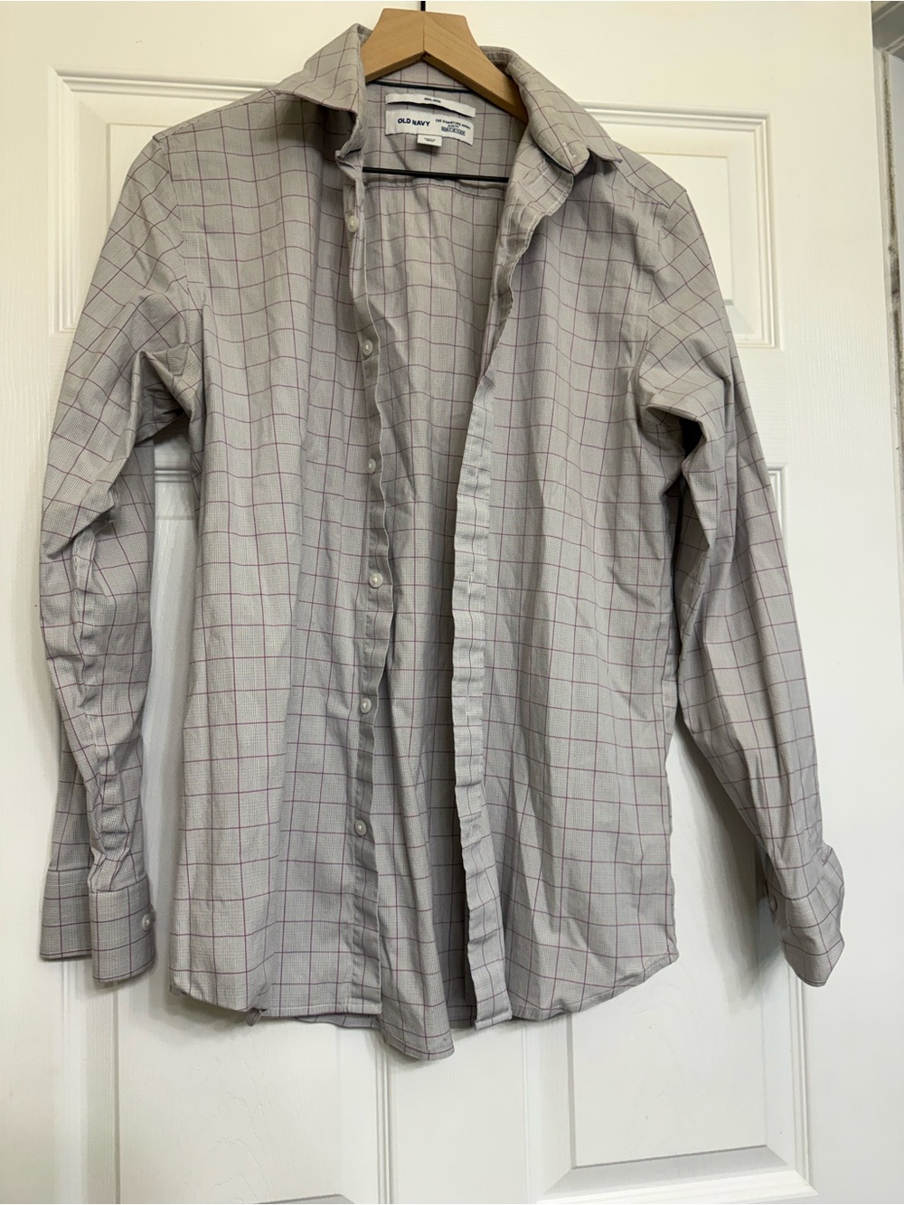 Old Navy Men's Light Gray Button-Down Shirt with Pink Windowpane